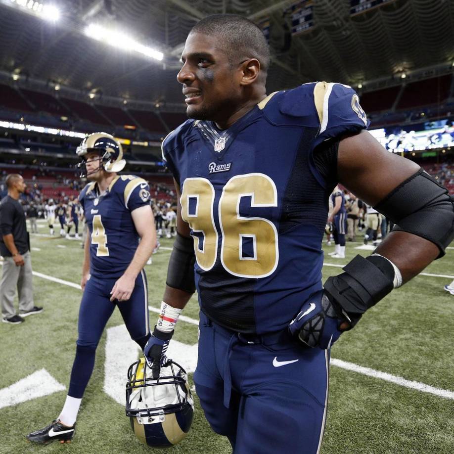 Michael Sam - El estadounidense hizo historia al ser el primer jugador de la NFL en declararse gay. Fue en 2014, meses antes del Draft.