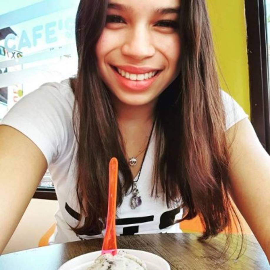 Como muchos, la estrella hondureña se encuentra en autoaislamiento para prevenir la propagación del coronavirus y ha compartido una de sus actividades para relajar la mente y el cuerpo en estos momentos de estrés: nadar.