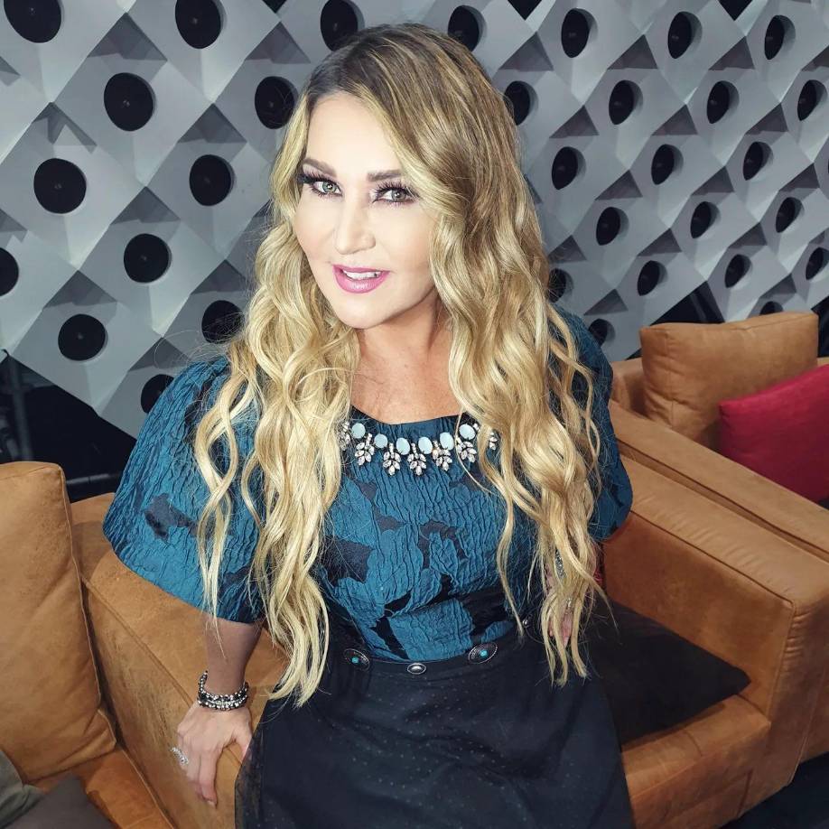 El primer gran amor famoso del exfutbolista y ahora actor fue la cantante Alicia Villareal. Con la exvocalista del grupo Límite se casó en 1998, y solamente por dos años, en ese tiempo tuvieron una hija, pero se divorciaron por una infidelidad del actor, que él negó muchos años después.