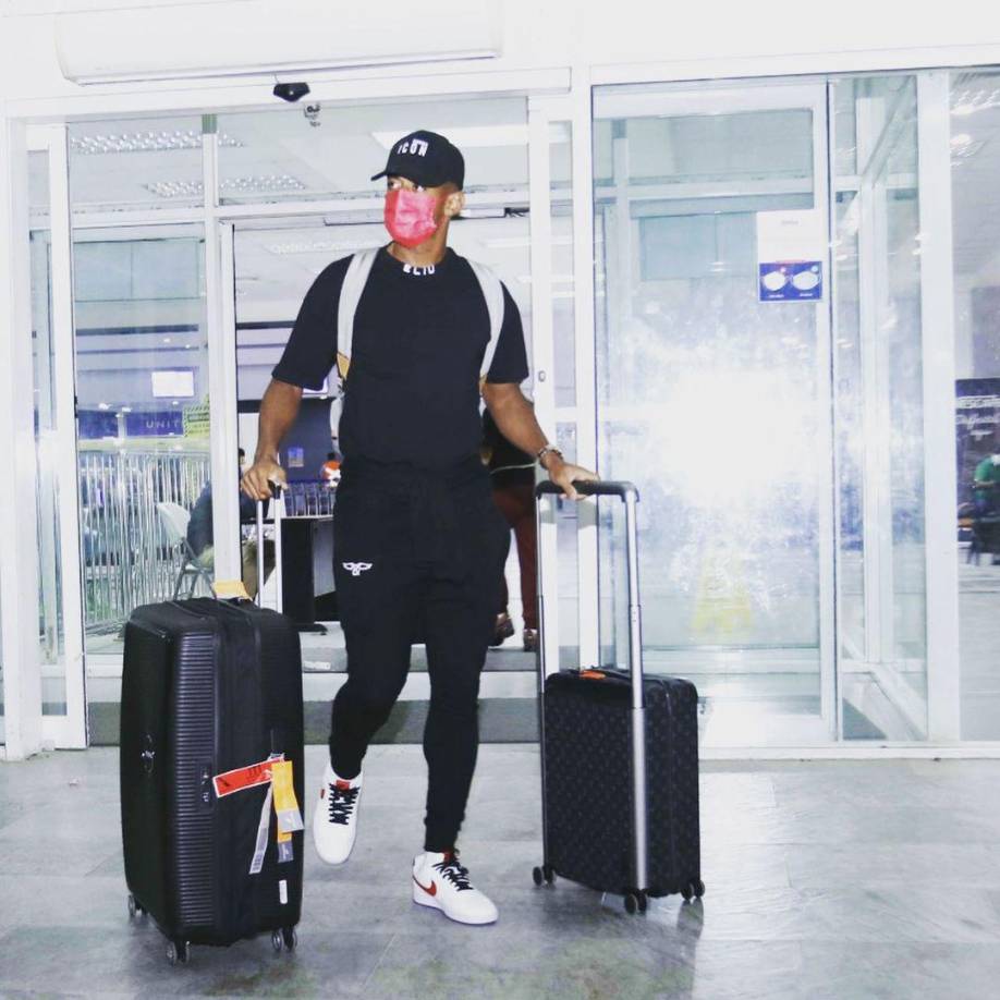Antony “Choco” Lozano ya está en Los Ángeles, luego irán llegando, dependiendo de sus itinerarios, los otros siete legionarios convocados por Diego Vázquez.