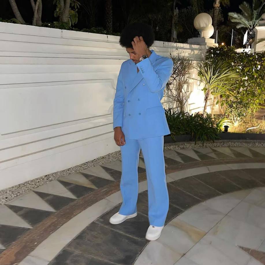 Así son los looks más atrevidos que ha usado Jules Koundé, futbolista francés del FC Barcelona.