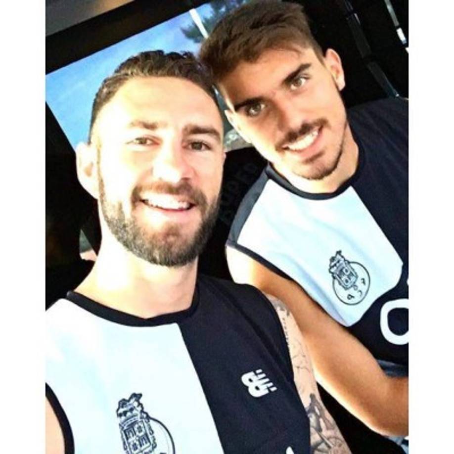 Fue el primer mexicano en jugar en la Serie A de Italia, aunque solamente participó en dos partidos con el Atalanta en el primer semestre de la campaña 2009-2010.