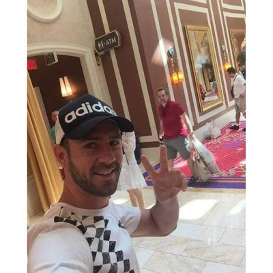 Llegó al América en el Torneo Bicentenario 2010. Campeón con América en Clausura 2013 y Apertura 2014; subcampeón en el Apertura 2013.