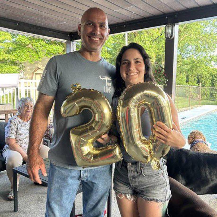 Shapiro pidió a todos los líderes políticos “bajar la temperatura y superar la retórica de odio que existe, y buscar un futuro mejor y más brillante para esta nación”.