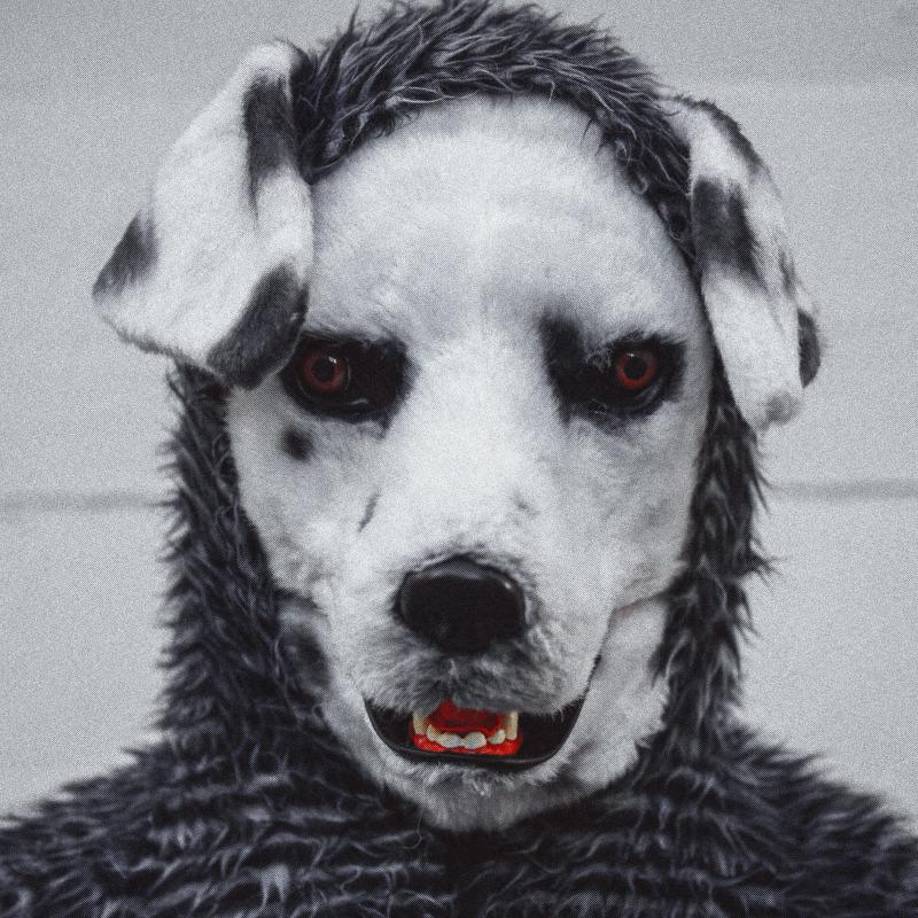 Por el momento, aún no se conoce la identidad del actor que interpreta a “Frank”, el hombre disfrazado de perro que es el principal personaje en la historia.