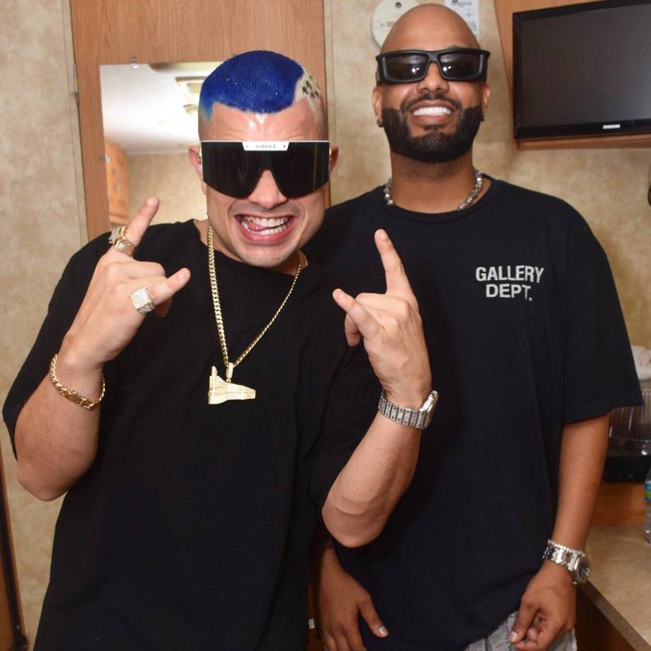 Después de la participación de Young Miko, los protagonistas de la velada invitaron al veterano reguetonero Zion para cantar juntos varios temas, entre ellos, ‘Los Capos’. Así, tras la participación de estos dos artistas invitados, Jowell y Randy retomaron el escenario en conjunto para avivar a sus seguidores con los temas ‘Soy una gárgola’, ‘Rastrillea’ e ‘Hijo en la disco’.