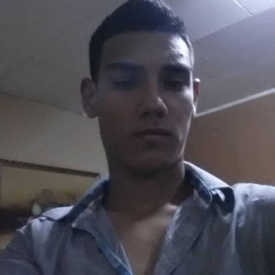 Don Marvin lamentó que las autoridades policiales no estén prestando el interés que el caso amerita, pues asegura que todavía no han empezado una investigación. “Hasta ahora la Policía no se nos ha acercado para indagar la muerte de mi hijo. Solo nos dijeron que en el sector no funcionan las cámaras del 911 y que por lo tanto no hay mucho por hacer. Exigimos que hagan algo y que el responsable de matar a Kevin sea capturado, aunque eso no nos lo devolverá”.