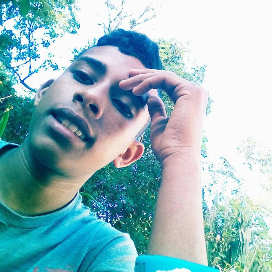 Descrito como un joven alegre y trabajador, Ángel recién hace siete meses se había convertido en padre.