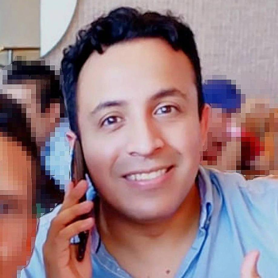 “Hasta Siempre bro. Te voy a extrañar. Me quedo con el gusto de saber que después de todo lo que luchaste, alcanzaste tu sueño. Ing. Bioquímico -Electrónico- Piloto aviador !! Gracias por tu amistad y todos esos momentos, especialmente por las sonrisas que compartimos”, fue la emotiva despedida de uno de sus mejores amigos.