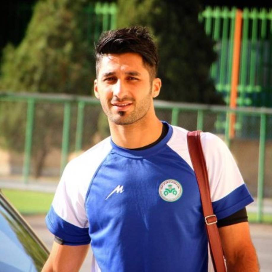 Mohammad Mazaheri<br/><br/>Mazaheri (Nació en Gachsaran, 18 de mayo de 1989) es un futbolista iraní que juega en la demarcación de portero para el Zob Ahan FC de la Iran Pro League.<br/><br/>