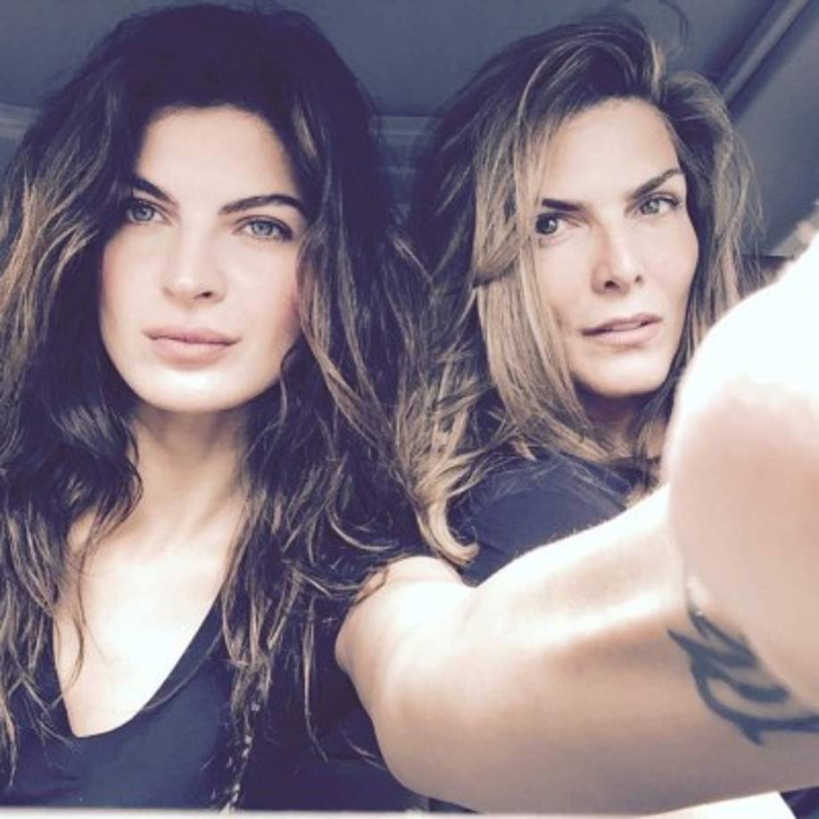 Montserrat Oliver, de 49 años con su novia la modelo Yaya Kosikova, 29.