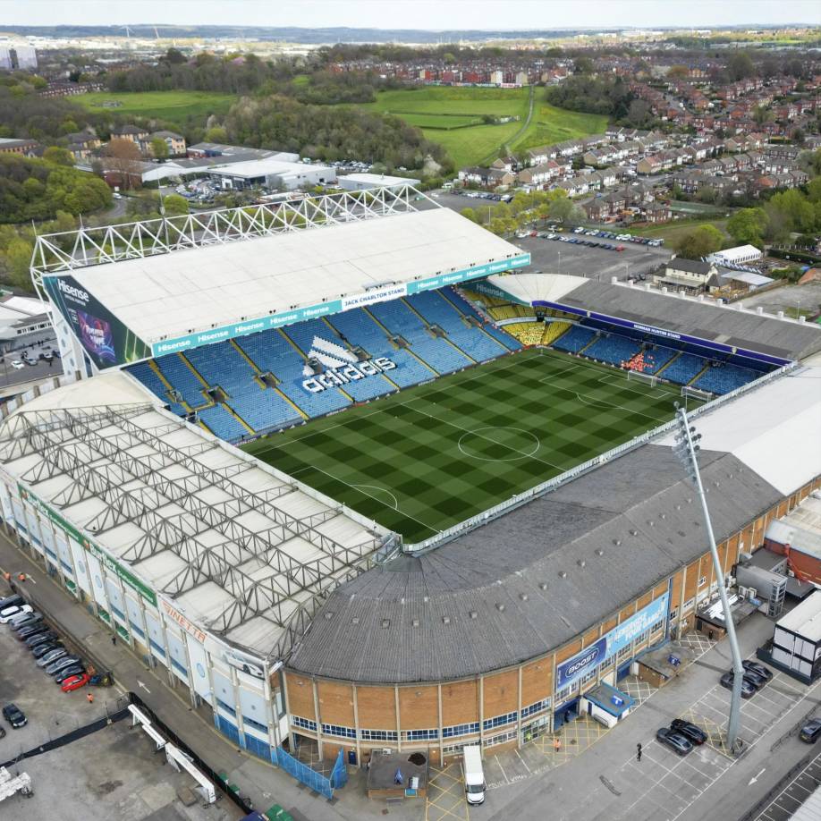 El Elland Road es su casa y cuenta con una capacidad de 40,000 aficionados y abrió sus puertas en 1897.