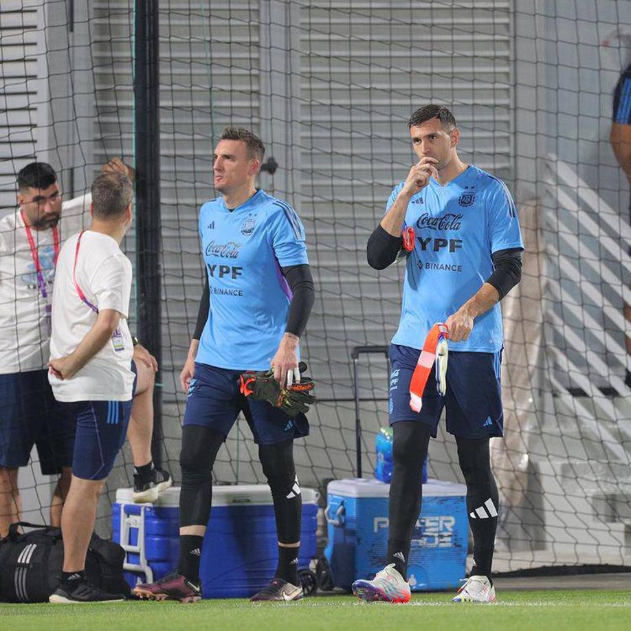 El arquero Dibu Martínez ha sido el titular en los primeros dos encuentros mundialistas. 