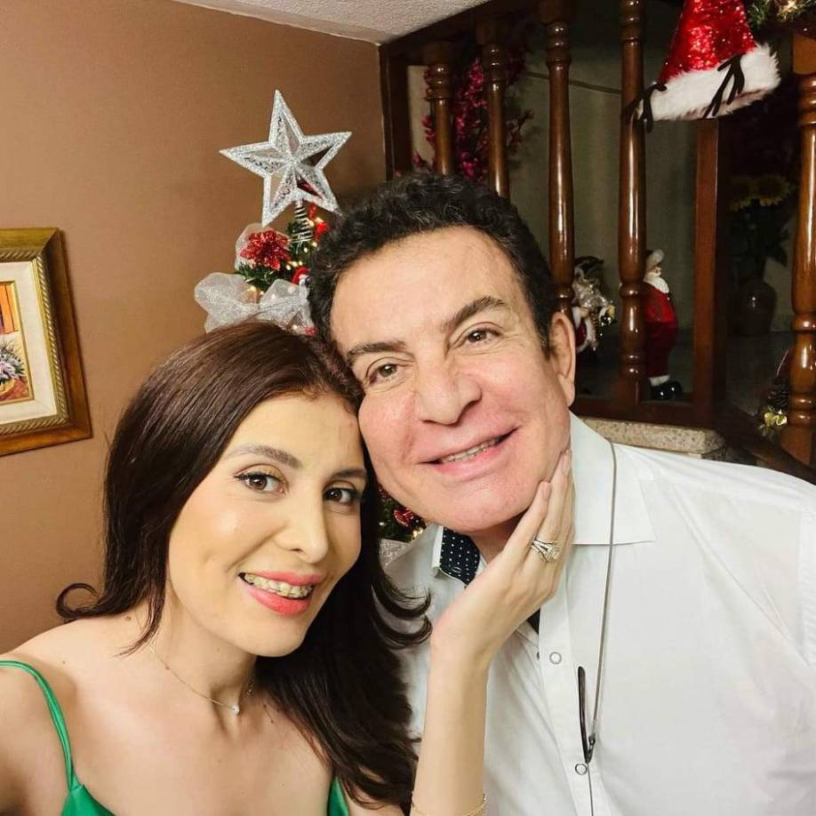 Iroshka Elvir de Nasralla: La disputada es aficionada del Motagua.