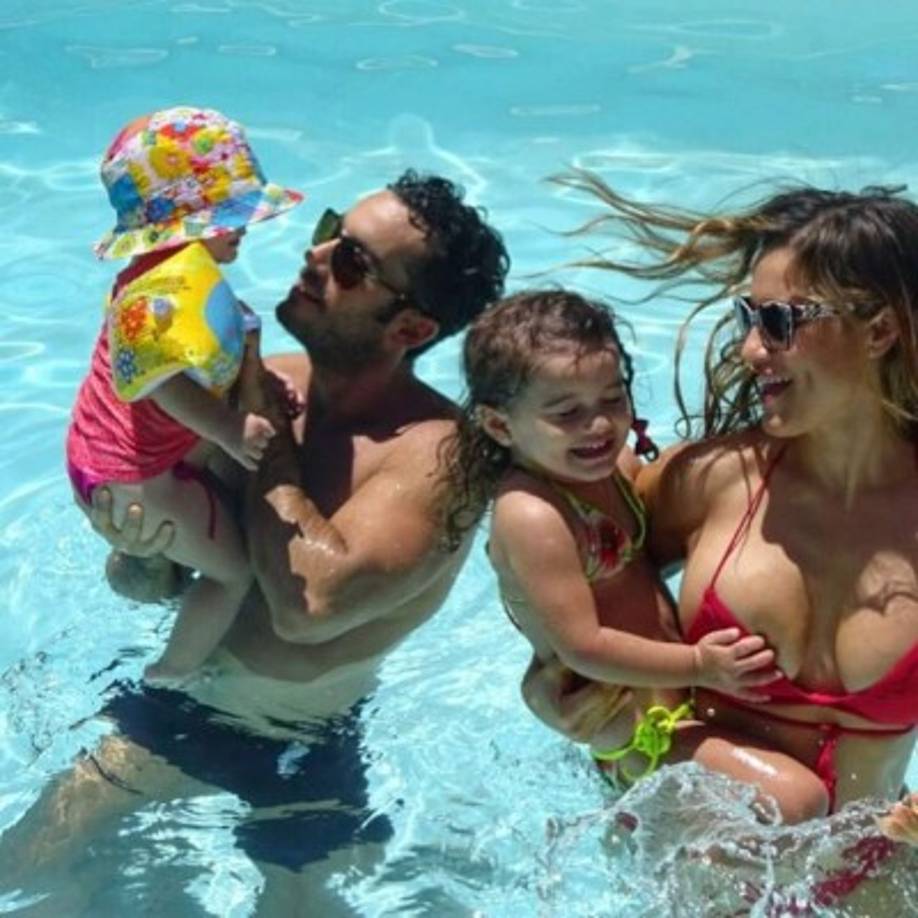 La familia pasa momentos muy íntimos que comparte con sus seguidores en las redes sociales.