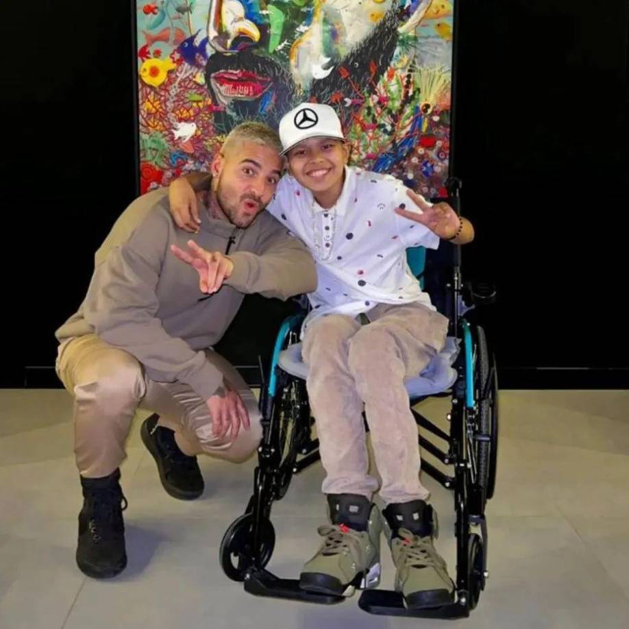 En varias ocasiones, ambos fueron captados pasando días juntos, ya sea en conciertos o incluso de forma remota a través de videollamadas que Maluma luego compartió en las historias de su Instagram.