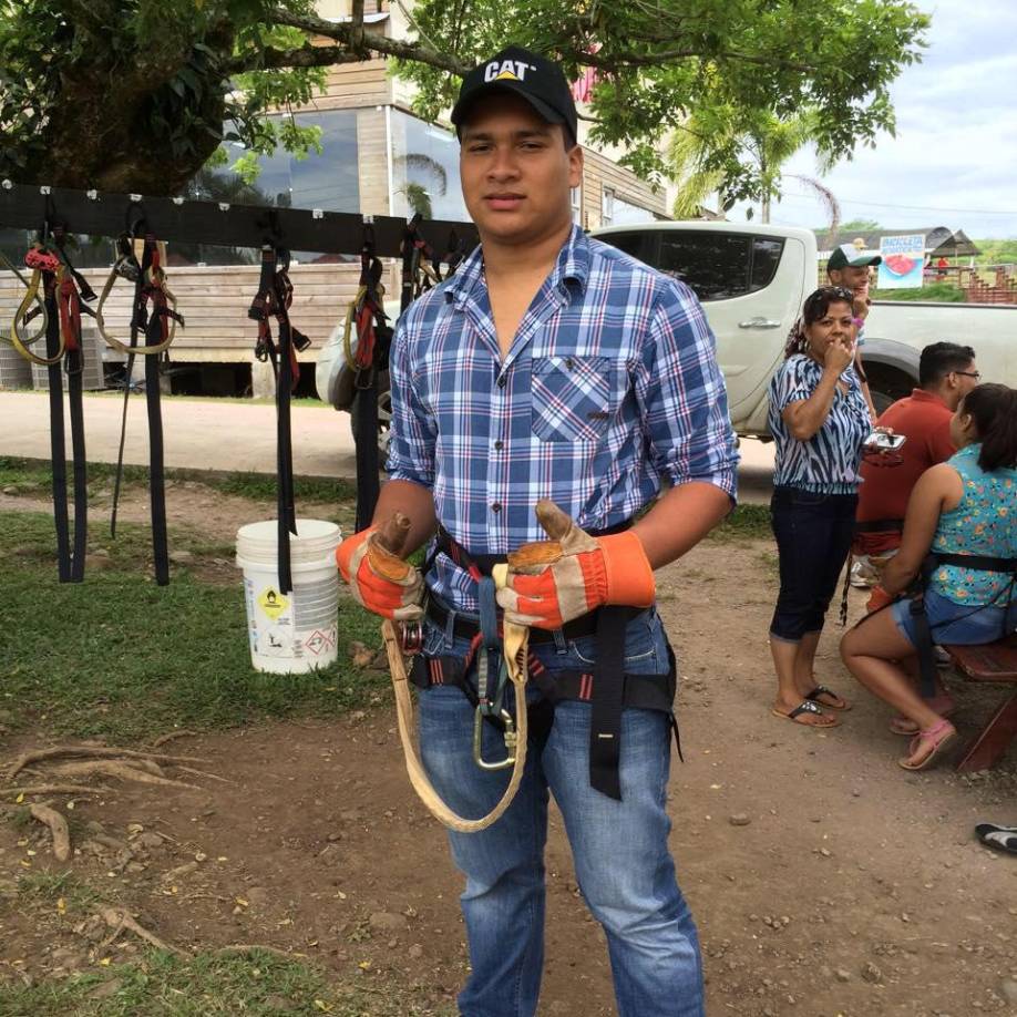 La muerte de Munguía ha sido lamentada en redes sociales por sus amigos y familiares, quienes han dedicado mensajes al joven. 