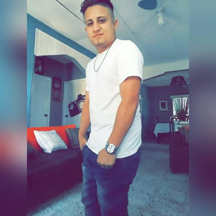 Su hermana Victoria Cálix también le dedicó unas emotivas palabras. “Me piden que tenga fuerzas cuando no sé de dónde sacarlas, siento que esto es un sueño del cual no puedo levantarme”, comenzó su escrito.