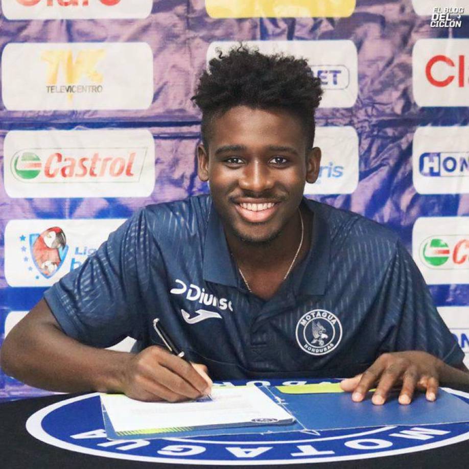 El joven defensor de Motagua, Eduardo Sambulá, también se va cedido a Real Sociedad para ganar minutos en primera división.