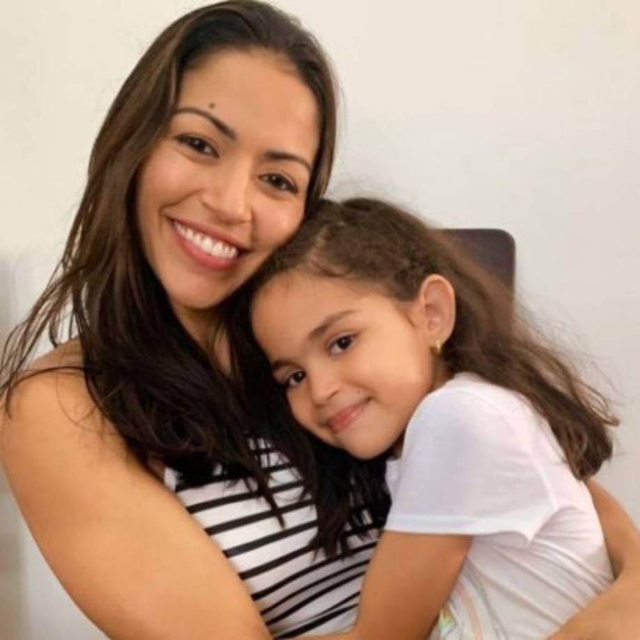 Nora Erazo y Yanuario Paz tienen una hija en común, la tercera para el comentarista deportivo y la primogénita de la presentadora.