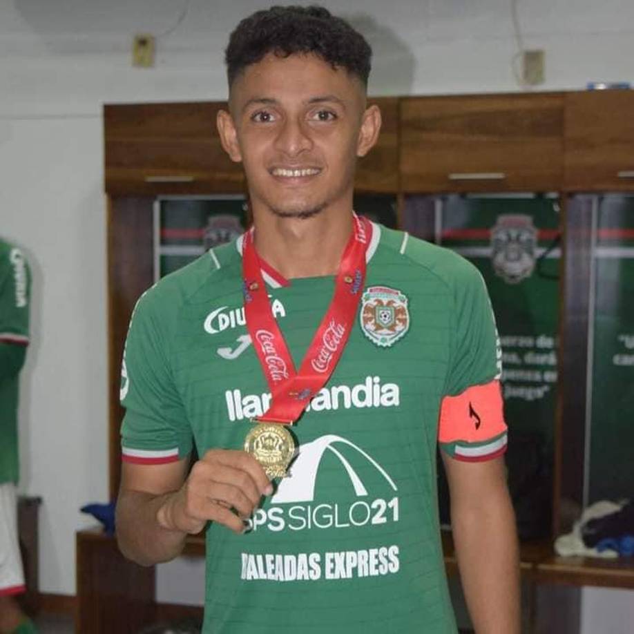 El centrocampista hondureño Roger Iscoa está de regreso en el Marathón tras su paso por el Platense de Puerto Cortés. Es jugador salido de las reservas del cuadro verdolaga.