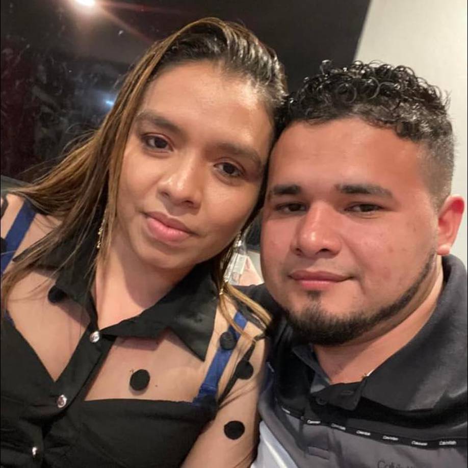 Vanessa Serrano, quien es originaria de El Salvador, tenía las piernas rotas y ha tenido que someterse a cirugías en el riñón y en el hígado.