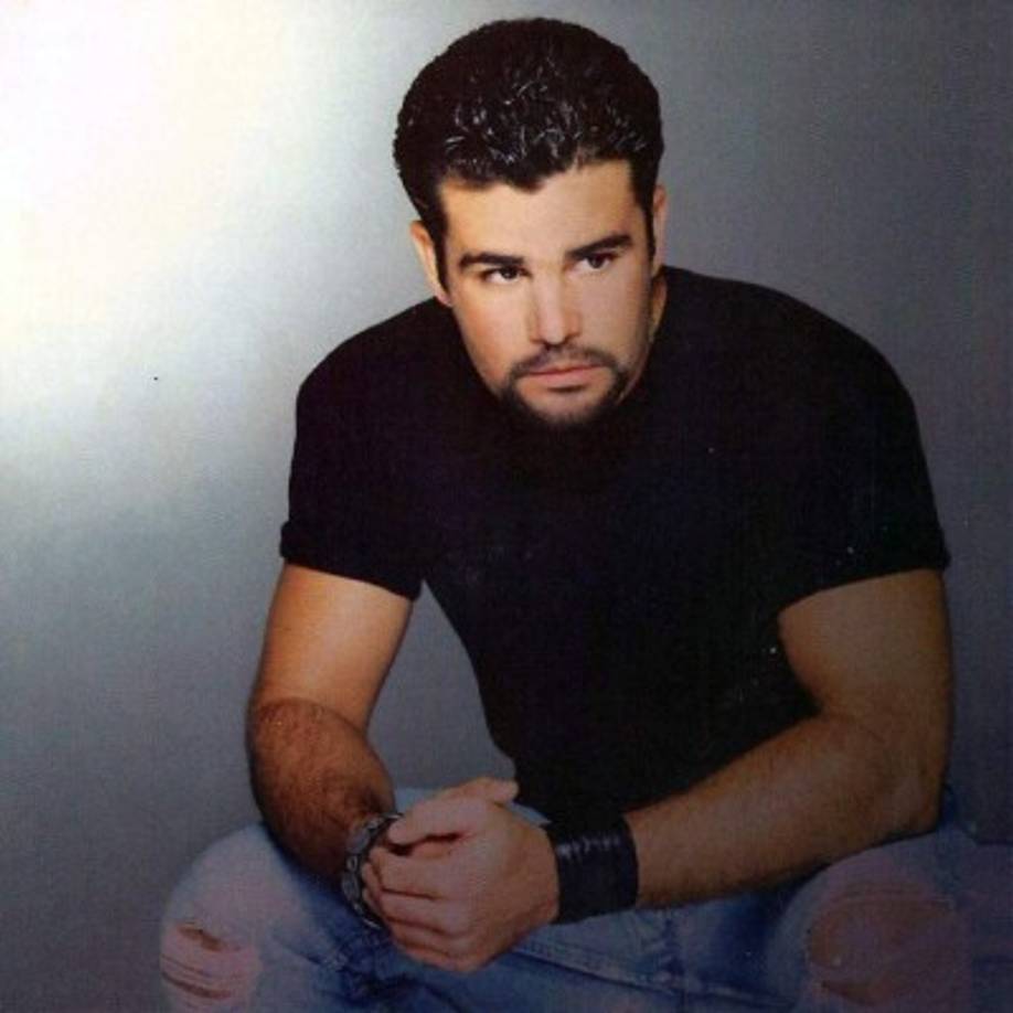 Eduardo Capetillo es uno de los grandes actores de telenovelas que logró conquistar a millones de fans en el mundo con su talento y sensualidad, algo que lo llevó a ser galán de varias producciones y ser deseado por muchas de sus fans.