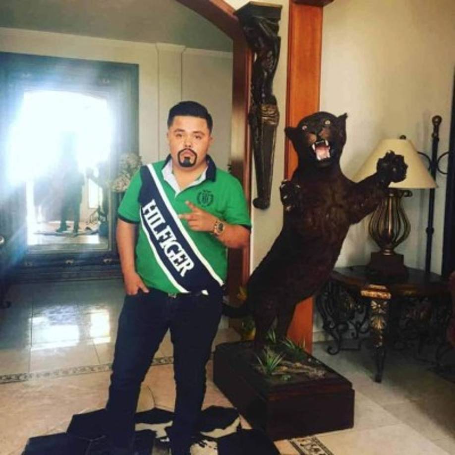 De acuerdo con algunos testigos, Lagunas intentó escudarse tras el dueño del lugar y luego quedó acorralado en una esquina donde recibió entre 15 y 20 disparos, la mayoría de ellos en la cabeza.<br/>