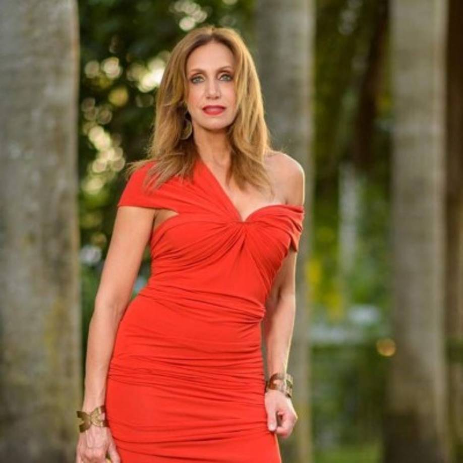 En la información se revela que hay una batalla legal por ver cómo quedan distribuidas las propiedades y algunos negocios como el lavado de autos. Se indica que hasta el momento ninguna de las dos partes quiere ceder en este conflicto que ya tiene dos años en los juzgados.