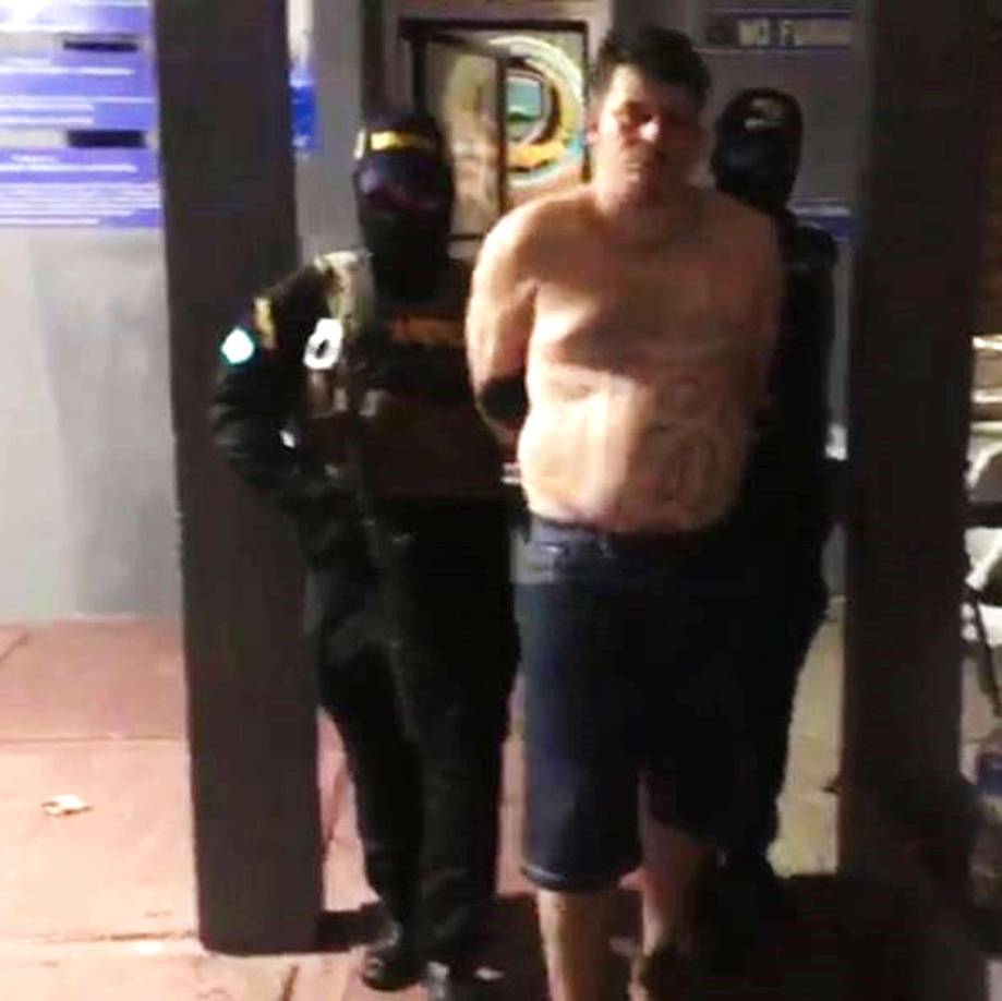 Enfrentará cargos por asociación ilícita y otros relacionados con su supuesta actividad criminal en las pandillas. 