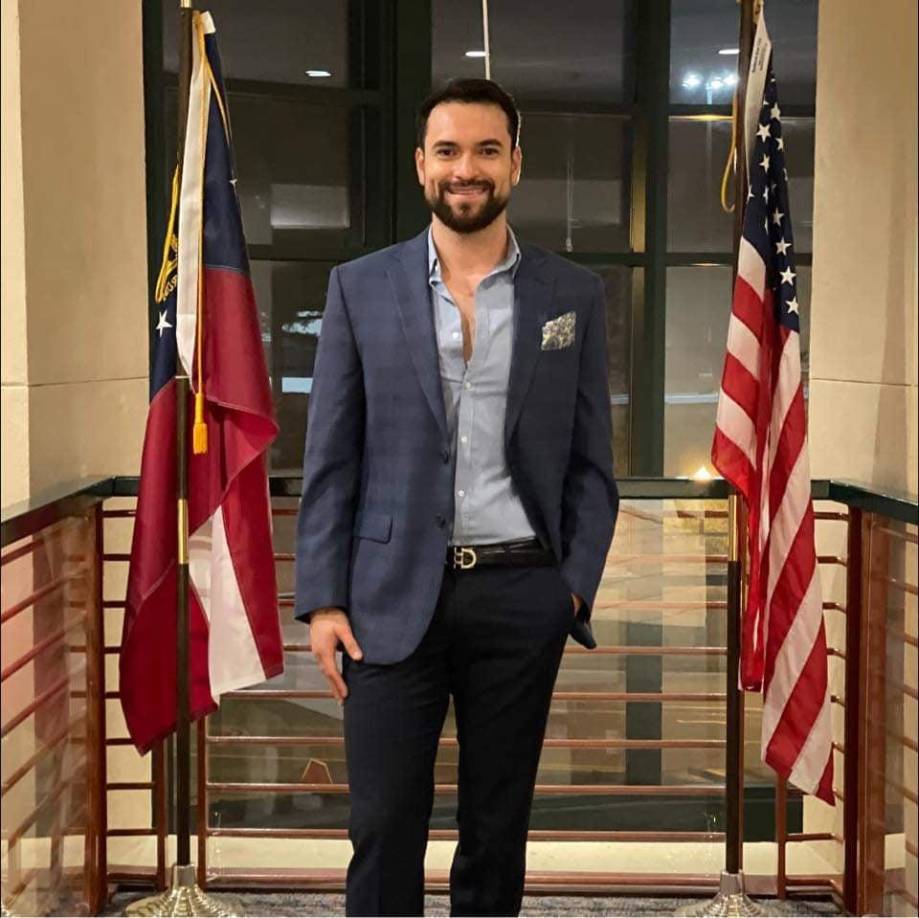 El presentador hondureño Kenneth Melhado es seguidor del Olimpia.