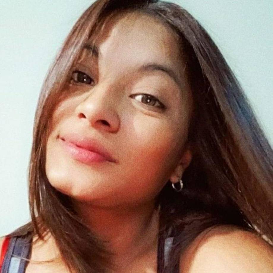 Las víctimas han sido identificadas como Jeferson Manuel, de 20 años, herido en la pierna derecha por dos impactos de bala; José Carlos, de 28 años, con varios impactos de bala en el cuerpo; Cristian Benítez, de 24 años, con un impacto de bala en la pierna derecha; Blanca, de 32 años, con un disparo en el brazo derecho; y José David, de 22 años, con dos disparos en la pierna derecha. 