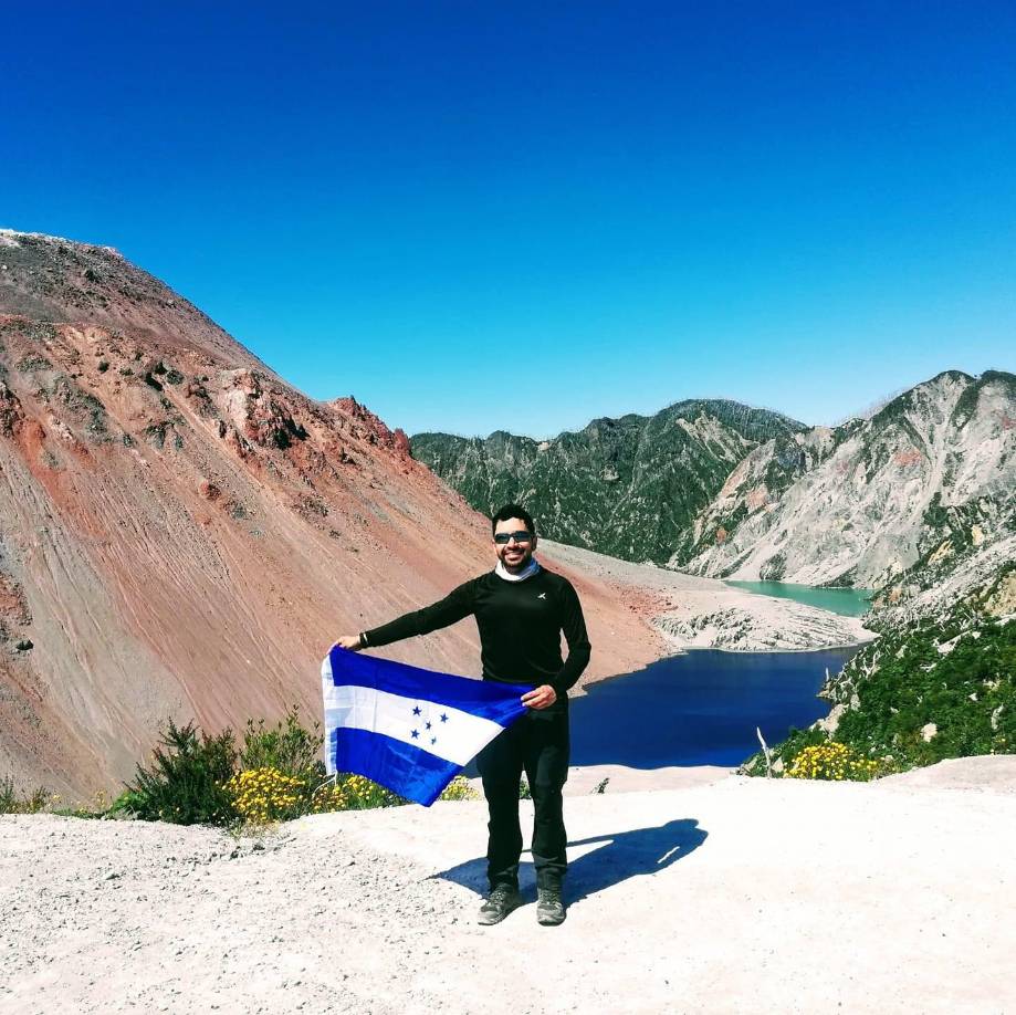 En su comunicado, la FEHDME destacó el compromiso, la preparación y el esfuerzo del deportista, calificándolo como un ejemplo inspirador para la comunidad montañista del país. 