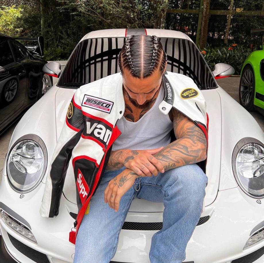 Durante la charla, otro presentador le cuestionó al cuánto tiempo de terminar su relación, Natalia Barulích inició su romance con Neymar, y la respuesta de Maluma dejó sin palabras a todos. 