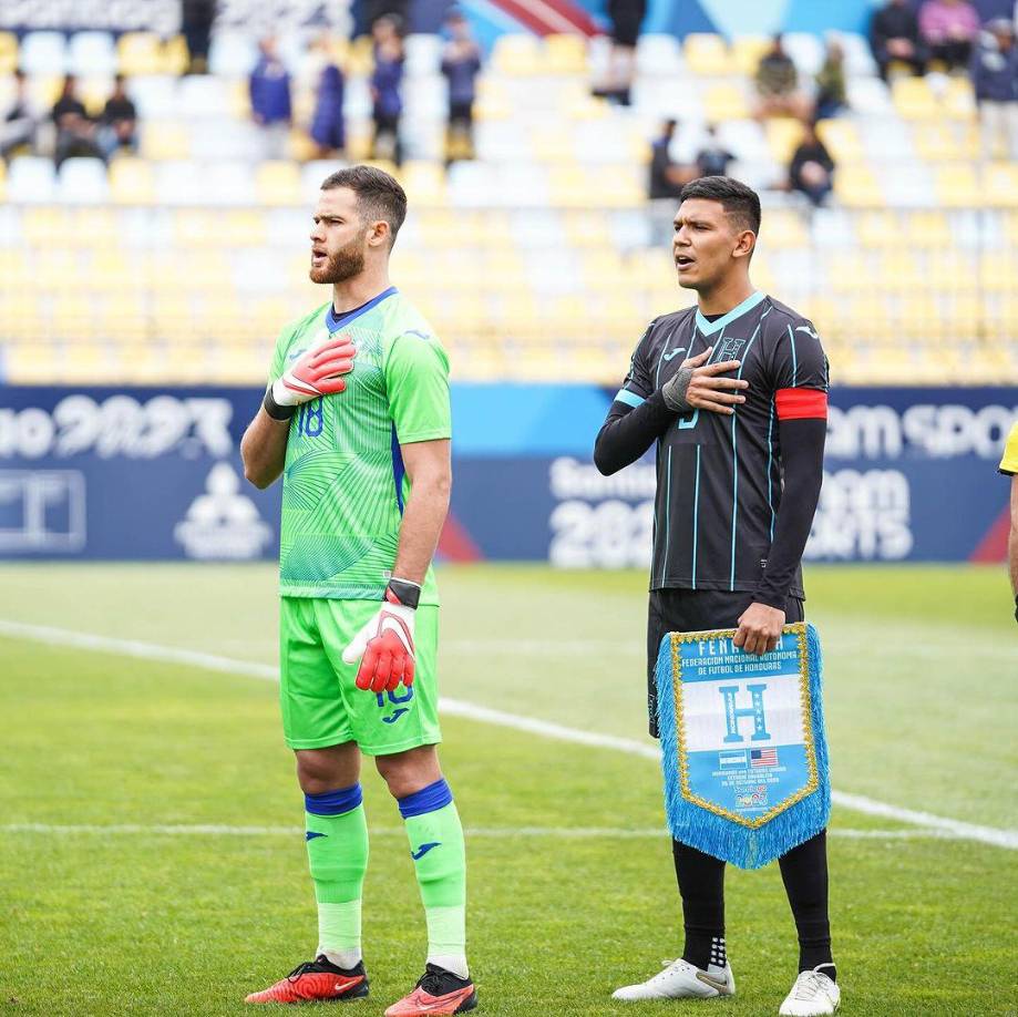 Una de las grandes sorpresas, es la presencia en la convocatoria del portero Enrique Facussé, quien prácticamente sustituirá a Jurgen García como tercer arquero para los duelos ante México.