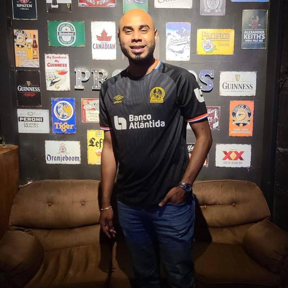 La Policía se trasladó al lugar de los hechos para acordonar la escena del crimen. 