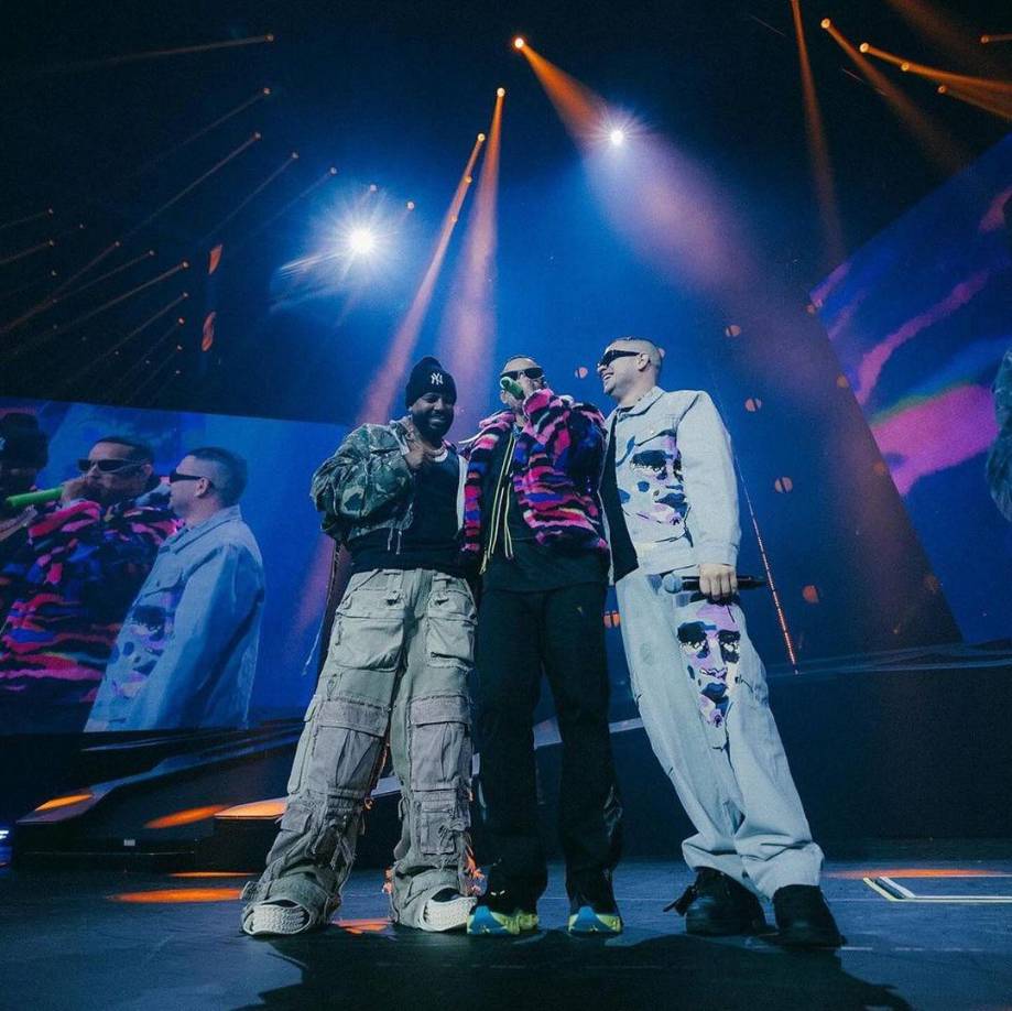 Asimismo, el dúo Jowell y Randy llegó para encender el recinto al ritmo de “Salgo pa’ la calle”, “Agresivo”, y un fragmento de “Safaera”, en esta última, originalmente no participa Daddy Yankee pero le dio su toque personal por ser uno de los temas recientes del dúo que más ha cruzado fronteras. 
