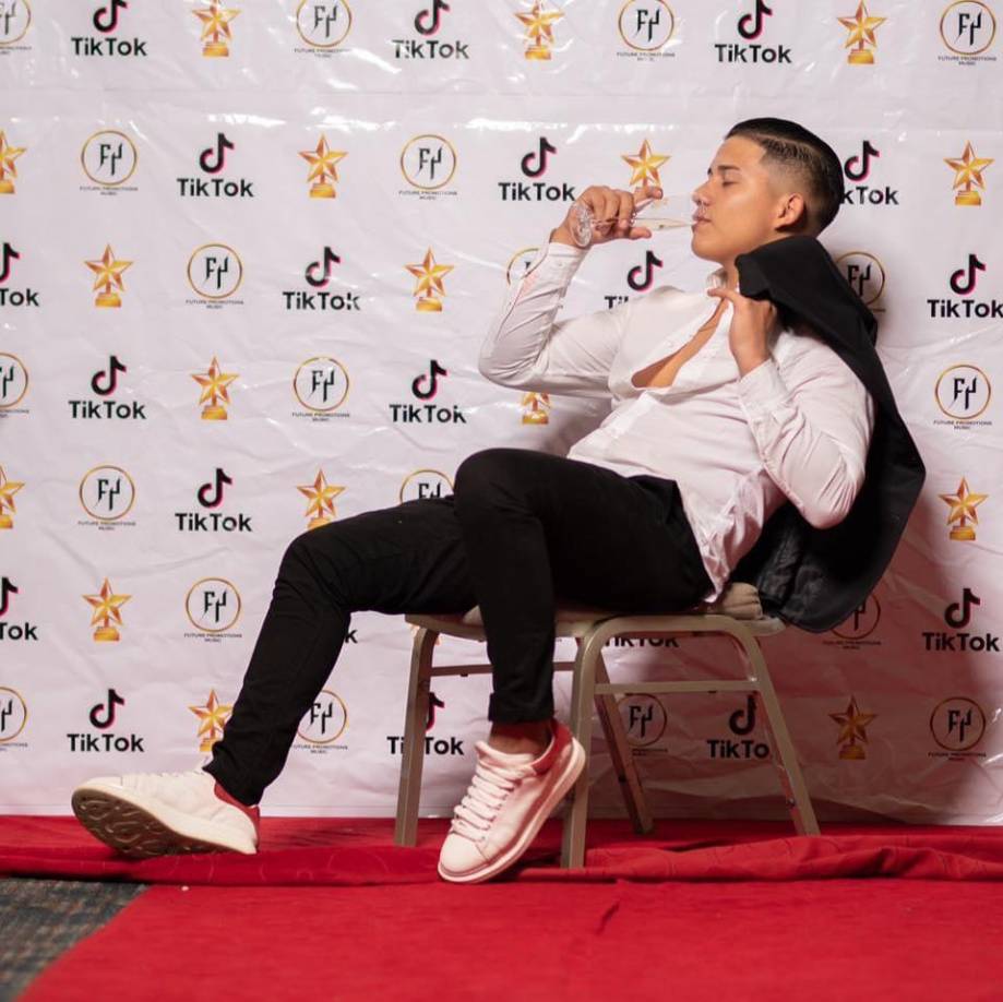 Luego pasó a ocupar un puesto público en una institución estatal. 