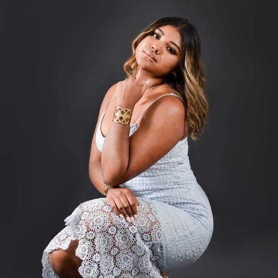 <b>KIMBERLY ROWE</b><br /><br />Este sábado 11 de marzo, la sampedrana se une al grupo Ley Seca para presentar un tributo musical a las mexicanas Natalia Lafourcade y Carla Morrison. La cita es en Cervecería Perla Negra. La entrada tiene un valor de 150 lempiras y puede reservar llamando al 9514-5989.Para contrataciones de la banda puede llamar a lo números 3330-9608,9730-7185 y 9627-6475.