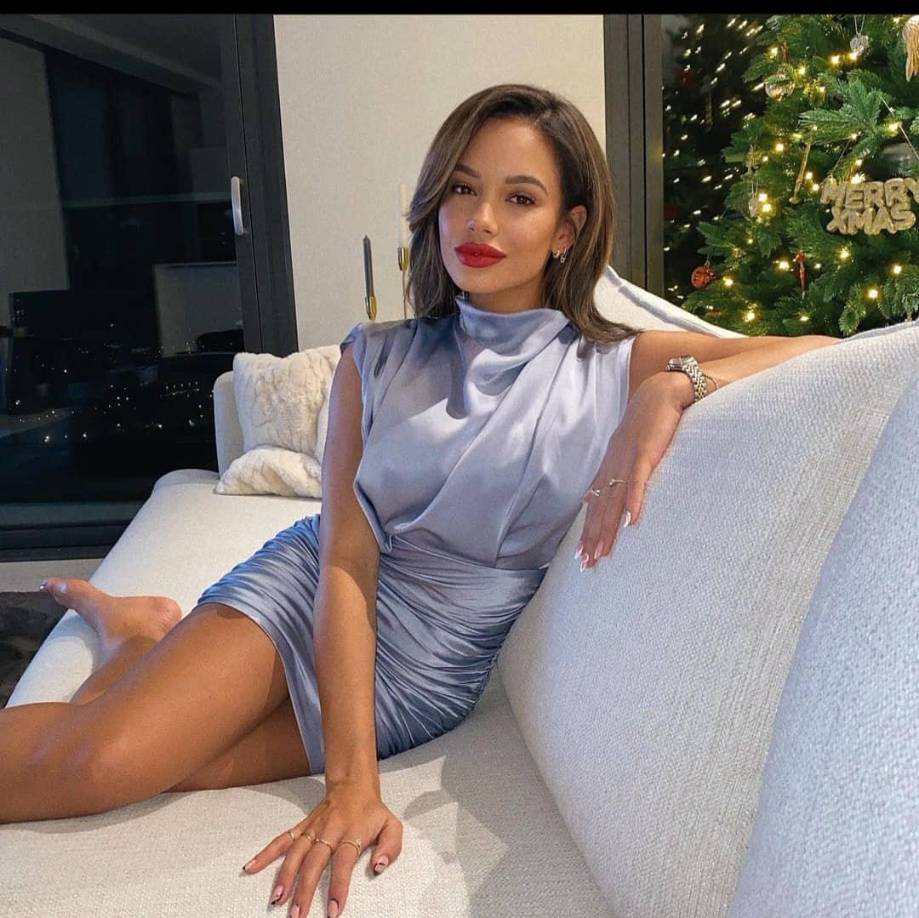 La modelo Jordan Ozuna es la chica con la que Benzema fue captado en un yate. La joven habría conquistado el corazón del crack francés.