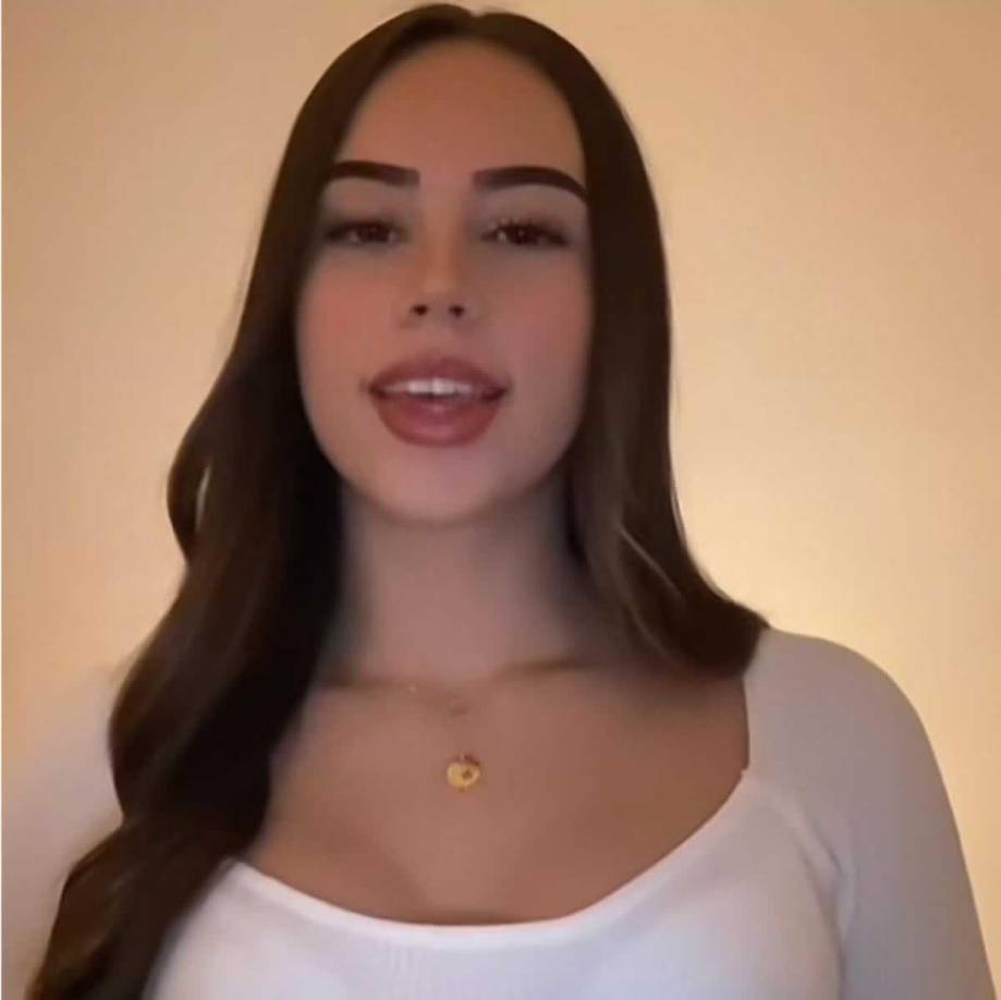 Pero claro, hay que tener en cuenta que el futbolista del Barcelona cumple hoy 17 años, por lo que no será hasta dentro de casi una década cuando se suba al altar para decir el sí quiero y Alex Padilla podría ser esa chica.