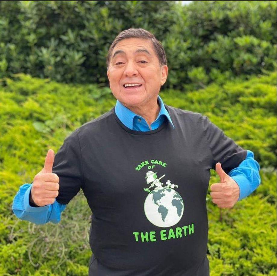 Pese a todo, el actor continúa desempeñándose profesionalmente como de costumbre, pero sabe que el paso del tiempo continúa.