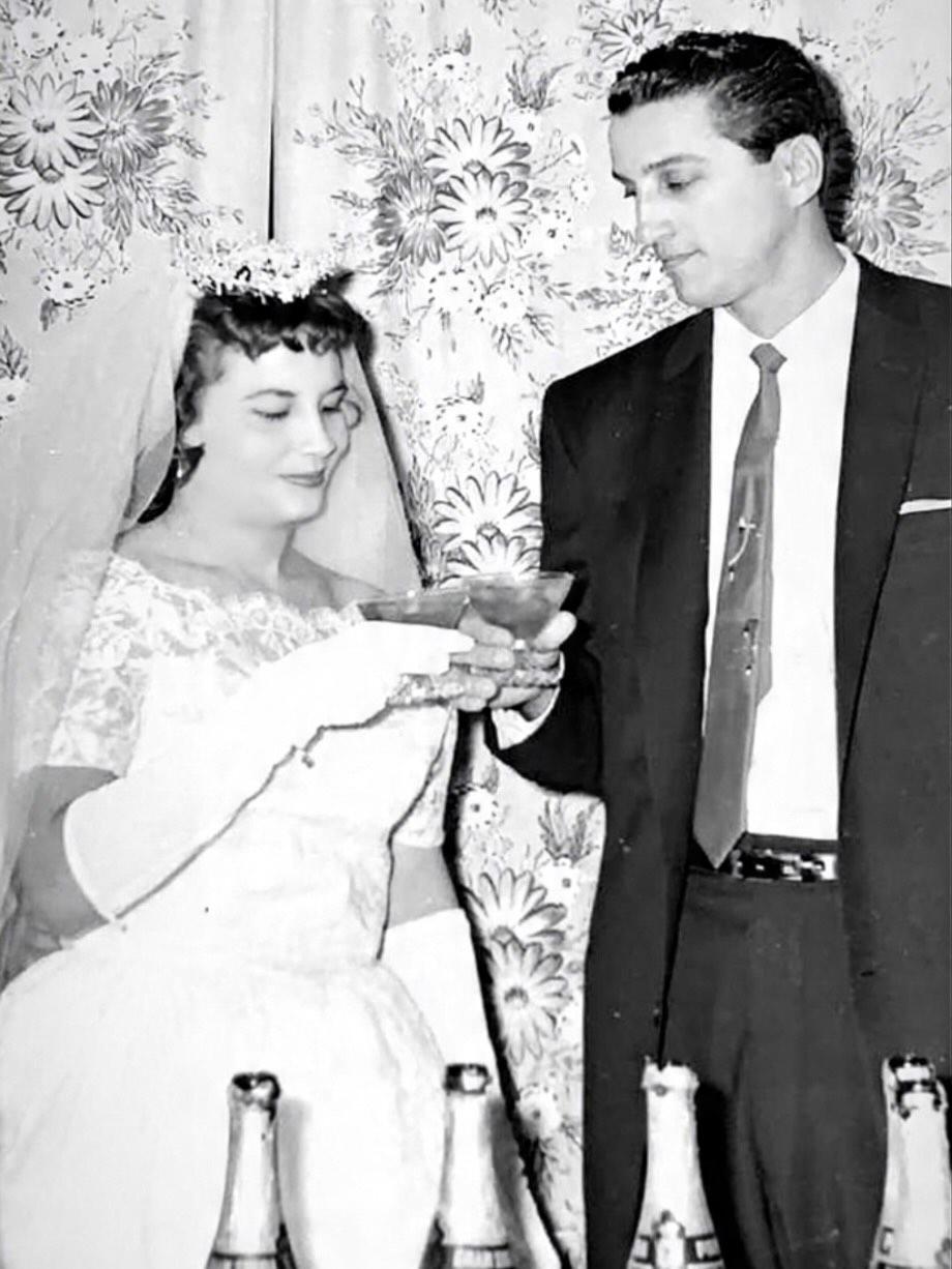 Mario Cimarro anuncia el fallecimiento de su madre, María Paz