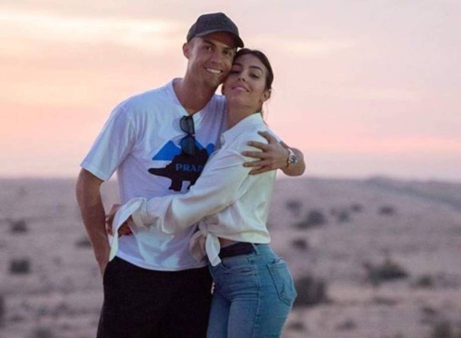 Hasta el momento se desconoce cuánto tiempo estará Cristiano junto a Georgina en Croacia ya que la jornada en Italia se disputa hasta el fin de semana.