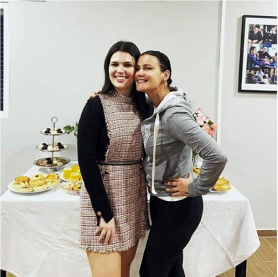 Alicia en una imagen que subió en su Instagram junto a su tía Elma Aveiro.