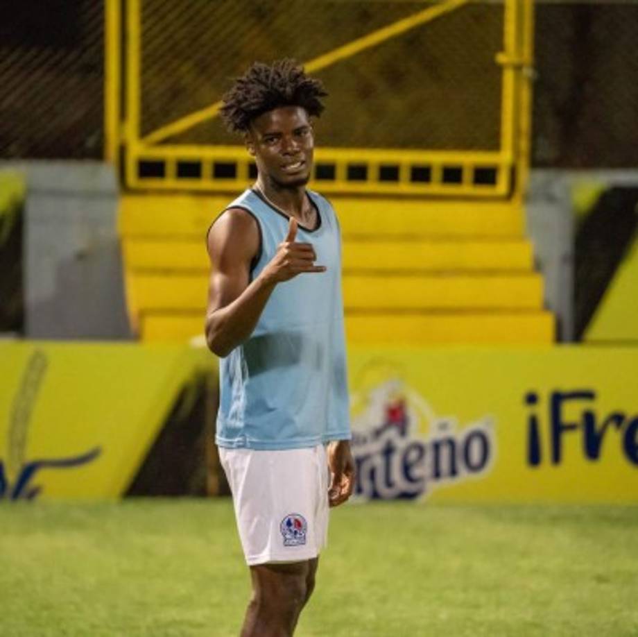 Maylor Núlez: Lateral por la banda derecha. Foto Facebook Maylor Núñez.