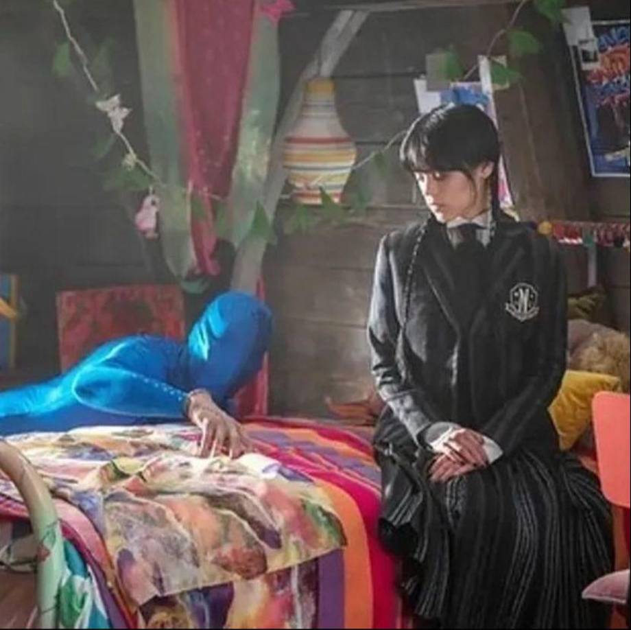 Las mejores fotos detrás de cámaras de “Merlina”