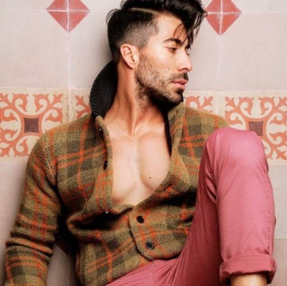 Sobre su inglés reveló que no es como parece, 'No lo hablo como Andrés Moreno, el de Open English, pero lo hablo mejor que Wachu'.