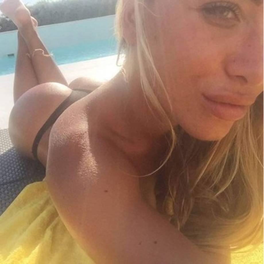 Elisa de Panicis: La rubia en el yate de Cristiano Ronaldo junto a Paula Suárez. Es estrella televisiva italiana e insinuó un 'affaire' con CR7.