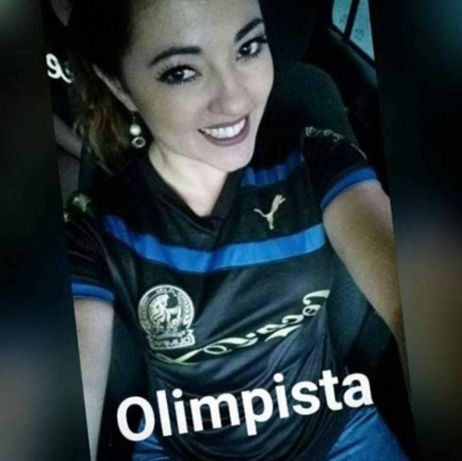 Debbie Bertrand: La periodista hondureña no oculta su amor por Olimpia.